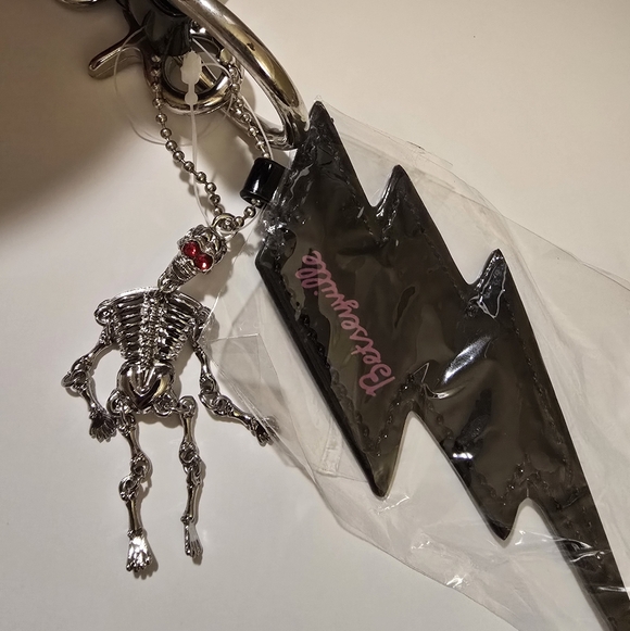 Betseyville Dangerous In Love Pink Hobo  Bag - Picture 13 of 15